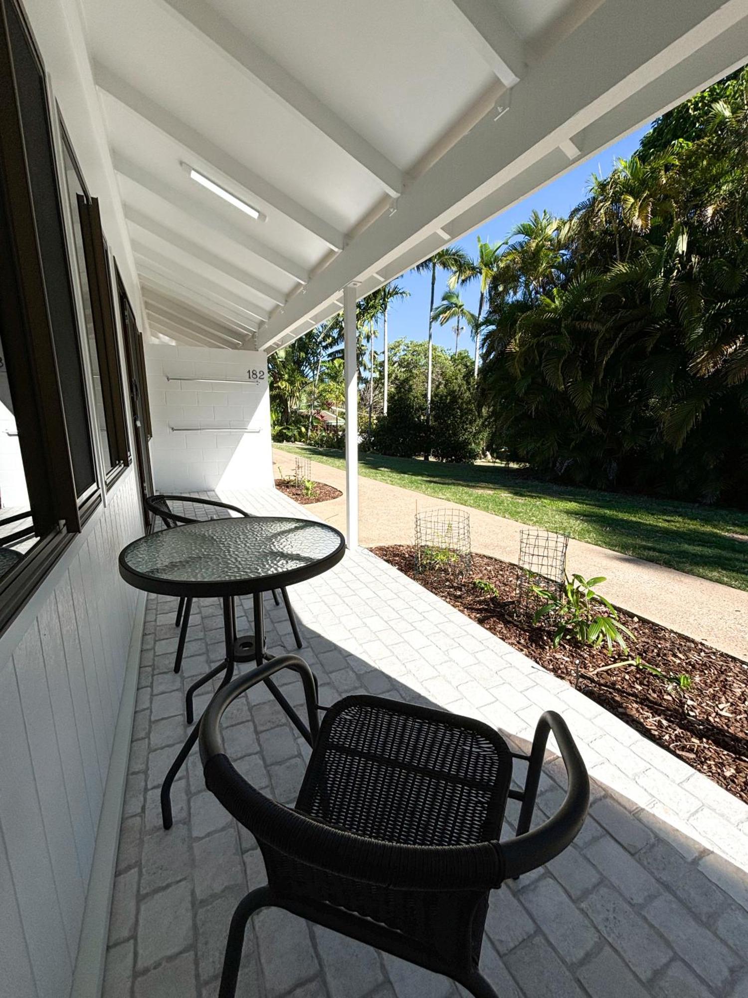 Hotel Amaroo On Mandalay, Magnetic Island Nelly Bay Esterno foto