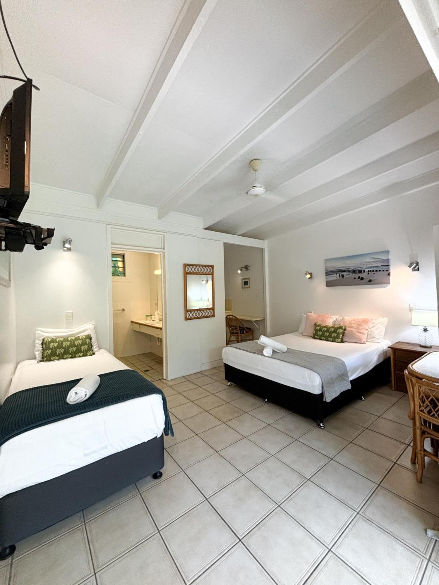 Hotel Amaroo On Mandalay, Magnetic Island Nelly Bay Esterno foto